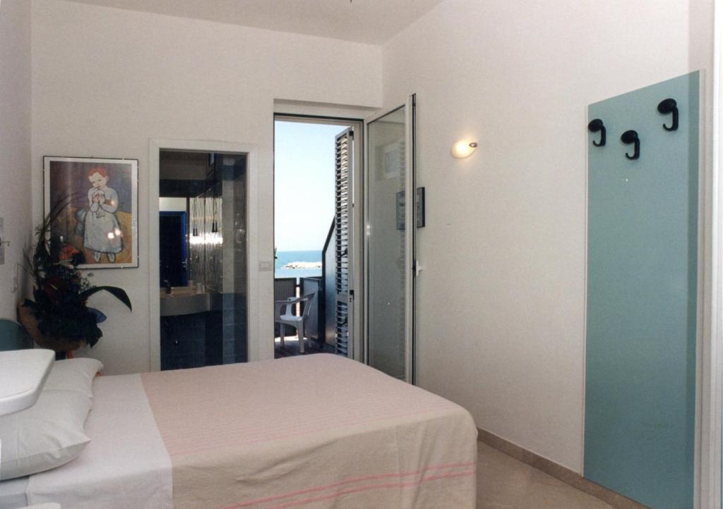 Hotel Cosmopolita Rimini Bilik gambar